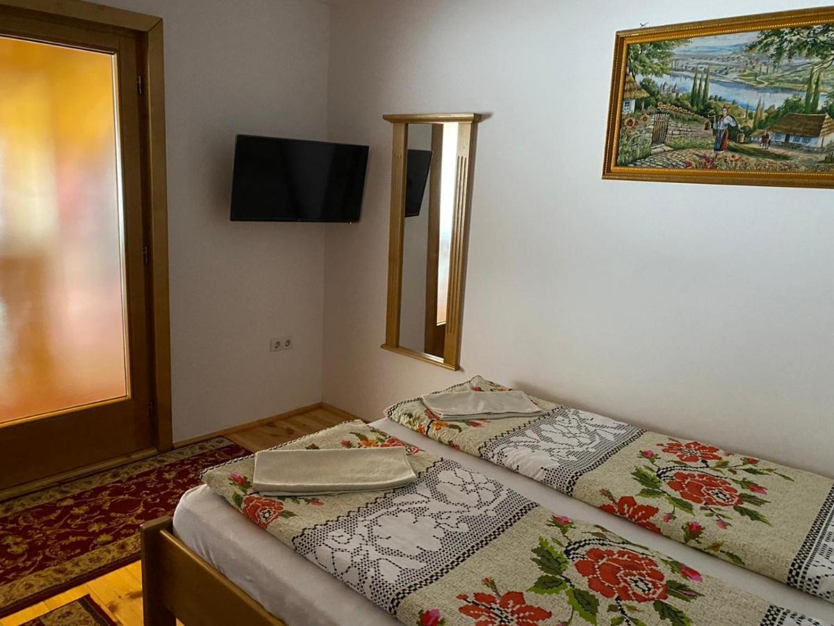 Camere De Inchiriat Floarea Reginei Felsővisó Kültér fotó